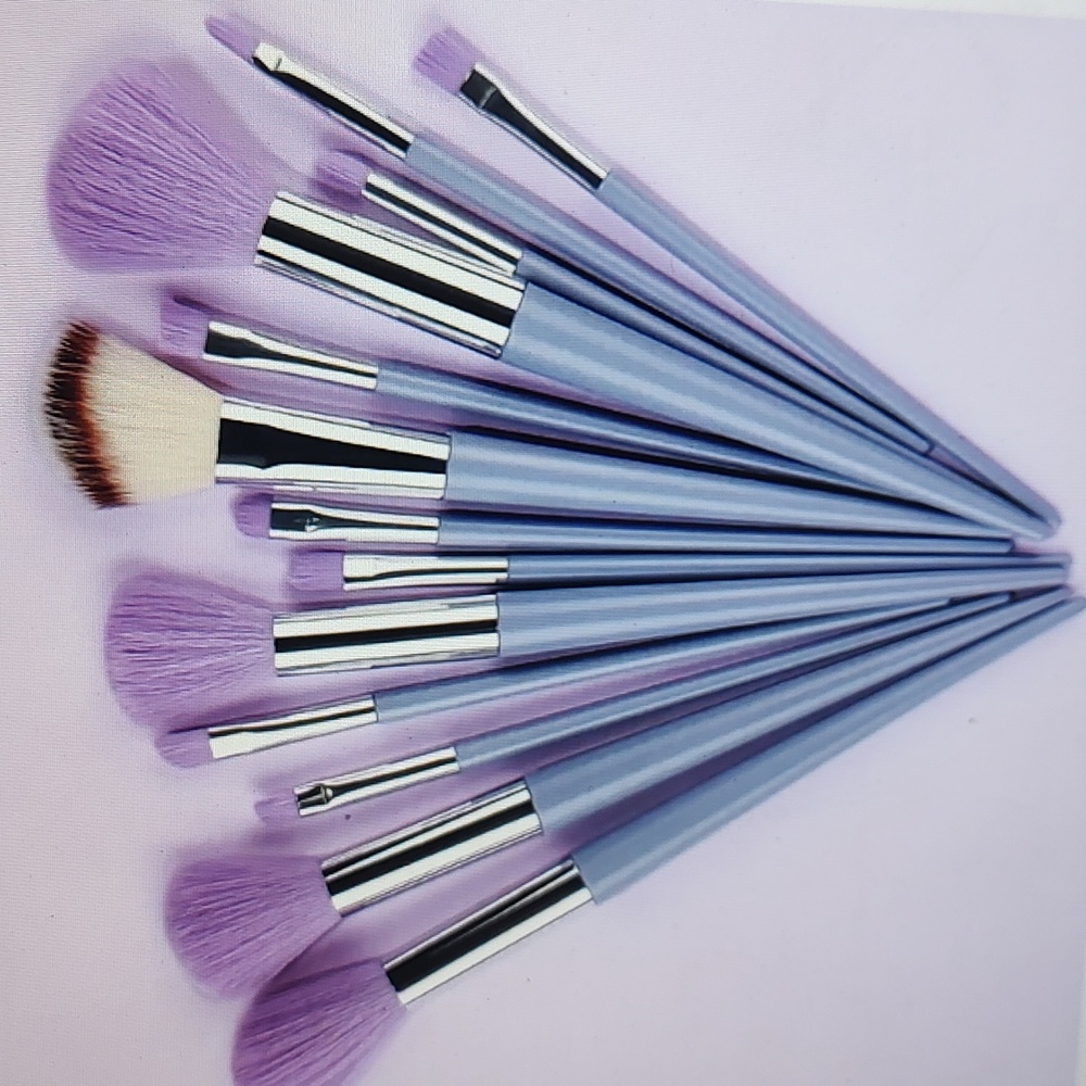 MAKEUP BRUSH SET